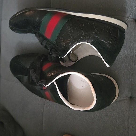 Gucci - Picture 1 of 4